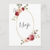 幾何学的なバーガンディーフラワーとユーカリの結婚式出欠確認カード インビテーションポストカード (正面)