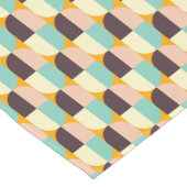 幾何学的なパターンに半円が重なり合う ショートテーブルランナー (コーナー)