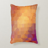 幾何学的なパターン|オレンジの正方形および三角形 アクセントクッション (正面(垂直))