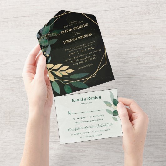 幾何学的なフレームにグリーンとブラックの RSVp 付き オールインワン招待状 (貼ってはがせる)