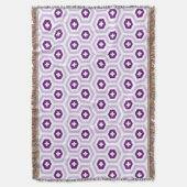 幾何学的なラベンダーの紫色の六角形及び十字パターン スローブランケット (正面縦)