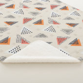 幾何学的な三角形の手描きのパターン シェルパブランケット (3/4)