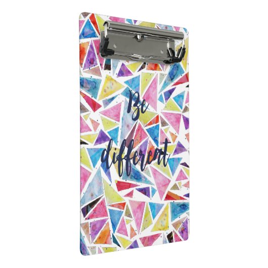幾何学的な三角形パターン「be」違う引用文 ミニクリップボード (アングル)