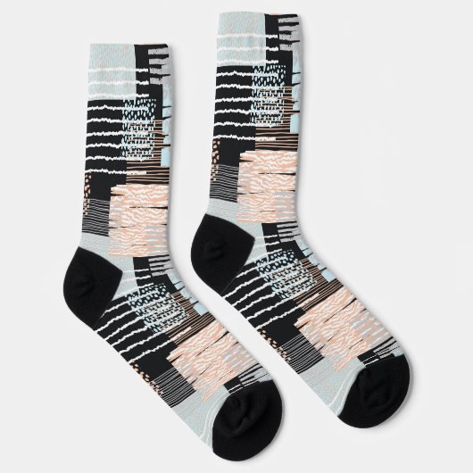 幾何学的な形状とストライプ ソックス (右)