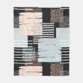 幾何学的な形状とストライプ フリースブランケット (正面)