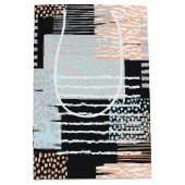 幾何学的な形状とストライプ ミディアムペーパーバッグ (正面)