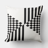 幾何学的な白と黒のストライプダイヤモンド市松模様にの クッション (正面)