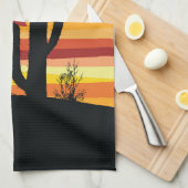 幾何学的な砂漠の夕日 キッチンタオル (四つ折り)