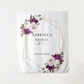 幾何学的な紫とバラ色の花のブライダルシャワー タペストリー (正面)