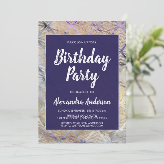 幾何学的な紫と金ゴールドの大理石の誕生日パーティー 招待状 (スタンド正面)