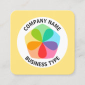幾何学的な花 – 淡い色の黄色#FFE67F スクエア名刺 (正面)