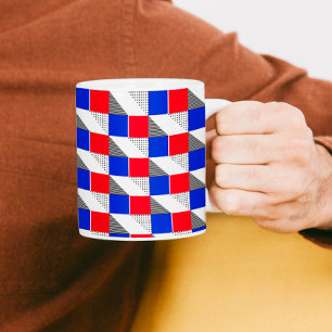 幾何学的な赤い白黒と青いパターンの美的 コーヒーマグカップ