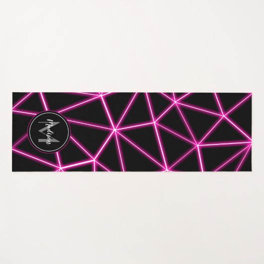 幾何学的な黒い三角形ネオンピンクの線モノグラム ヨガマット (正面(横))
