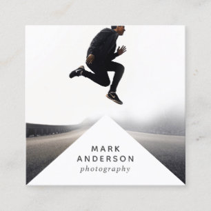 幾何学的な モダンでミニマルな三角形の写真撮影 スクエア名刺