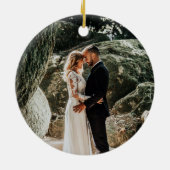 幾何学的エレガント緑の初めてのクリスマス セラミックオーナメント (裏面)