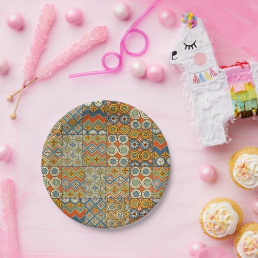 幾何学的カラフルアンティークエジプトグラフィックアート ペーパープレート (パーティー)