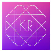 幾何学的クールモノグラム |マゼンタ紫バイオレット タイル (正面)