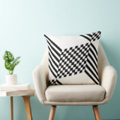 幾何学的スタイリッシュ白と黒のダイヤモンドパターン クッション (椅子)