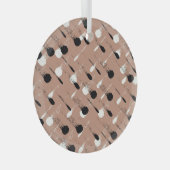 幾何学的ストライプな茶色のシームレスなパターン ガラスオーナメント (正面右)
