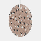 幾何学的ストライプな茶色のシームレスなパターン ガラスオーナメント (正面左)