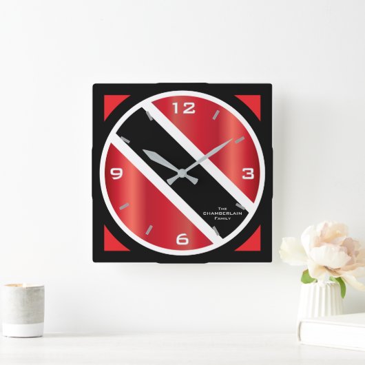 幾何学的トリニダード・トバゴ国旗と家族名 スクエア壁時計 (ホーム)