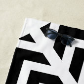 幾何学的パーソナライズされた白黒ビーチタオル ビーチタオル (インサイチュ)