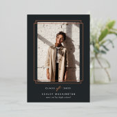 幾何学的フォイルフレームの写真の卒業発表 箔招待状 (立ち正面)