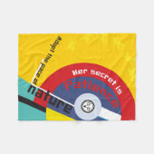 幾何学的ブラハウスタイポグラフィ フリースブランケット (正面(横))