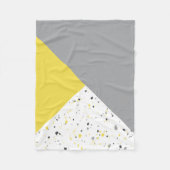 幾何学的モダンイエローグレーテラゾパターン フリースブランケット (正面)