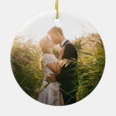 幾何学的モダン写真初めてのクリスマス婚約した セラミックオーナメント (裏面)