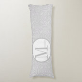 幾何学的抽象芸術円リンクグレーのモミー ボディピロー (正面縦)