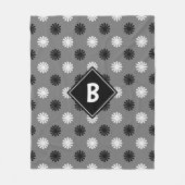 幾何学的白黒グレーフローラモノグラムイニシャル フリースブランケット (正面)