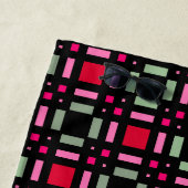 幾何格子状の緑色の赤い黒いストライプ ビーチタオル (インサイチュ)