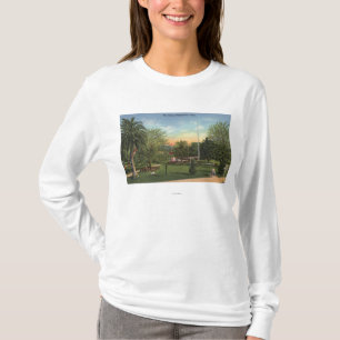 広場の眺め Tシャツ