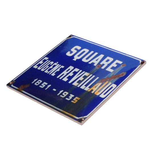 広場フランスの。 タイル (側面)