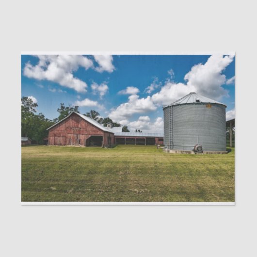 広大な赤い馬小屋と巨大な穀物サイロ 薄葉紙 (正面)