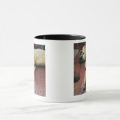 床で眠っている標準プードル マグカップ (中央)