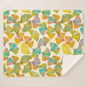 床に継ぎ目葉のない模様の銀杏。ウォーターコロ シェルパブランケット (正面(横))