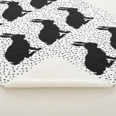 座っている黒いシルエットウサギのドットのグループ シェルパブランケット (3/4)