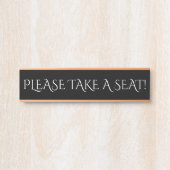 「座ってくれ！」 サインプレート (正面)