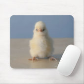 座ってベビーイエローチキン、3日古い マウスパッド (マウス)