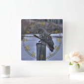 座るグ素晴らしレーフクロウと牧場のフェンスのポスト スクエア壁時計 (ホーム)