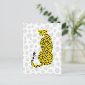 座る野生のチーター斑点のある大きな猫ポートレート ポストカード (スタンド正面)