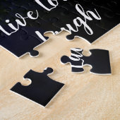 庭から咲くピンクのバラの花 ジグソーパズル (側面)