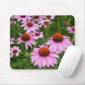 庭でホットピンクの花を写真に マウスパッド (マウス)