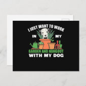 庭で働いて犬ぶら下がったと一緒に外出する ポストカード (正面/裏面)