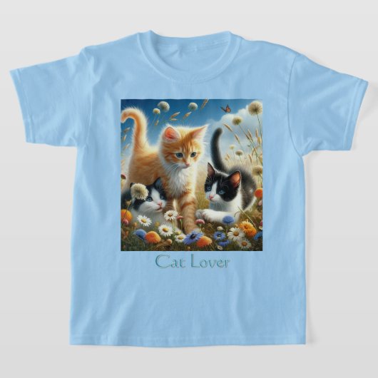 庭で遊ぶ子猫 猫好きさんにぴったり Tシャツ (レイダウン)