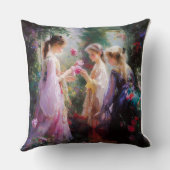 庭で遊ぶ3人の女の子 クッション (裏面)