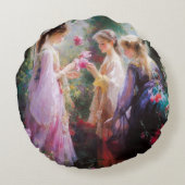 庭で遊ぶ3人の女の子 ラウンドクッション (裏面)