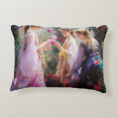 庭で遊ぶ3人の少女 アクセントクッション (裏面)